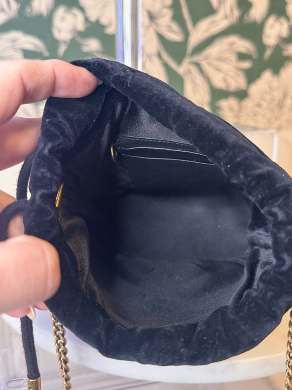Gucci Black Velvet Mini Drawstring Bucket Bag with Gold Hardware - Picture 8 of 9